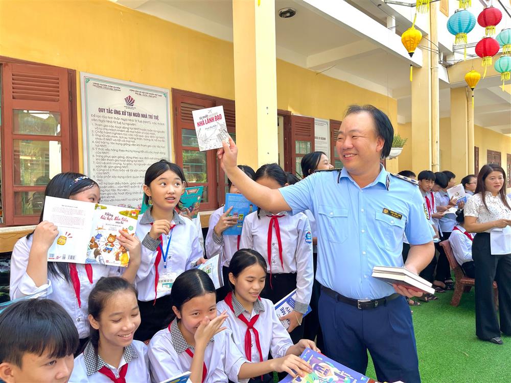 Tổng cục QLTT: “Đồng hành với người dân có hoàn cảnh khó khăn tỉnh Hà Tĩnh”